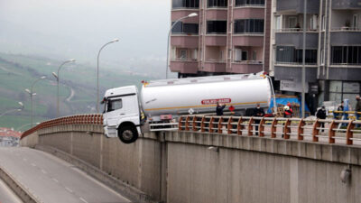El frenini çekmeyi unutunca…