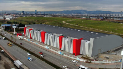 Dev salona uluslararası pist