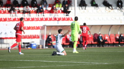 Bursaspor’da kadro sıkıntısı! Mustafa Er kimlere izin verdi?