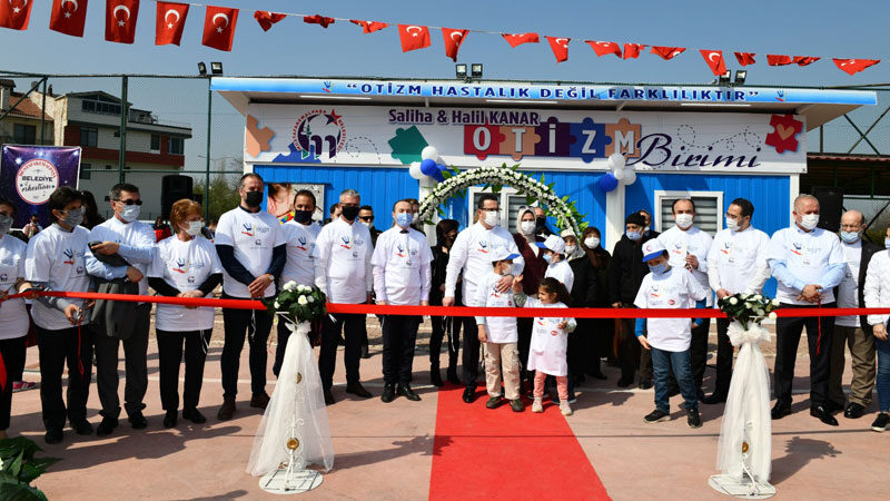 Mustafakemalpaşa’da 2 Nisan Dünya Otizm Farkındalık Günü dolayısıyla anlamlı bir