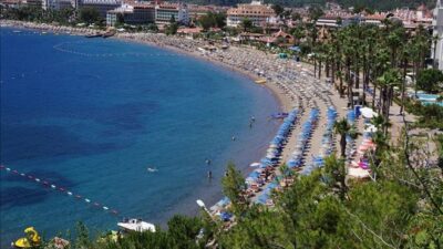 Turizm geliri dibe vurdu