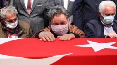 Şehit pilota veda! Yürek yakan sözler