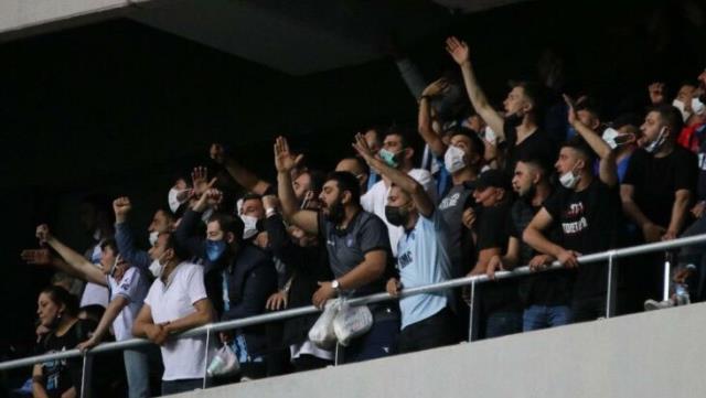 TFF 1. Lig'de dün oynanan Adana Demirspor-Giresunspor maçında sokağa çıkma