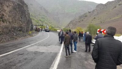 Askeri araç kaza yaptı! Yaralılar var