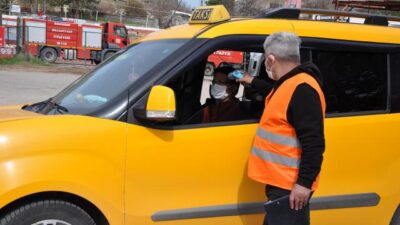 Bu beldeye gelenlerin girişte kaydı alınıyor