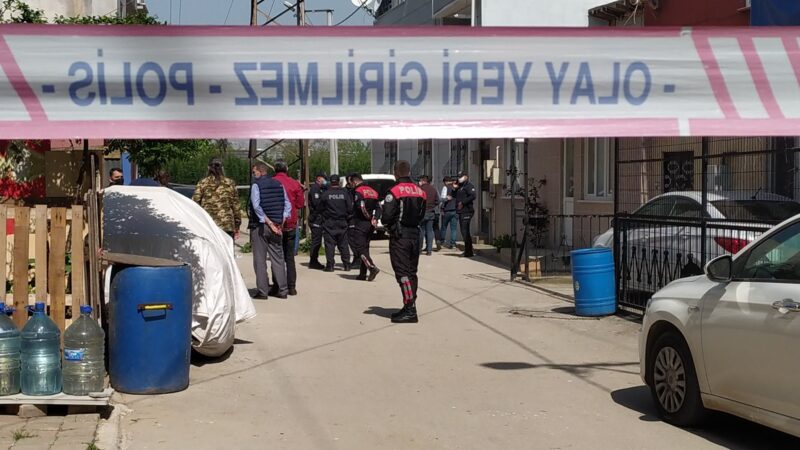 Bursa'da tartıştığı komşusunu tabancayla vuran kişi, daha sonra aynı silahla