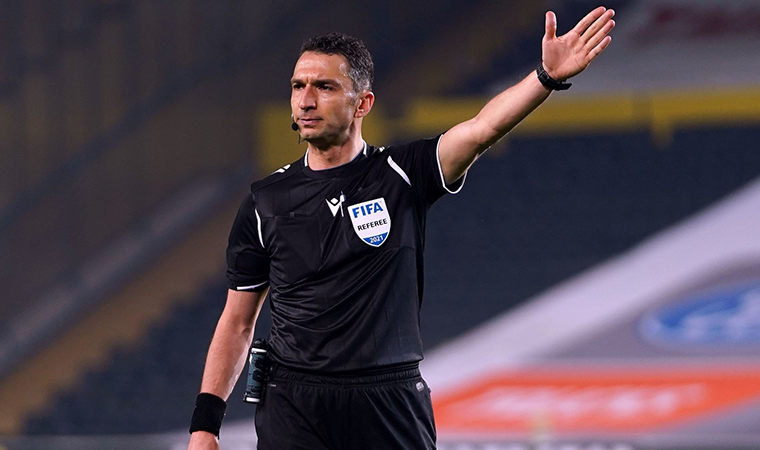 Cüneyt Çakır'ın EURO 2020'da görev yapacağının açıklamasının ardından FIFA kokartlı