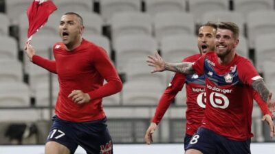 Takımının 2-0 geride düştüğü maçta iki gol ve bir asist