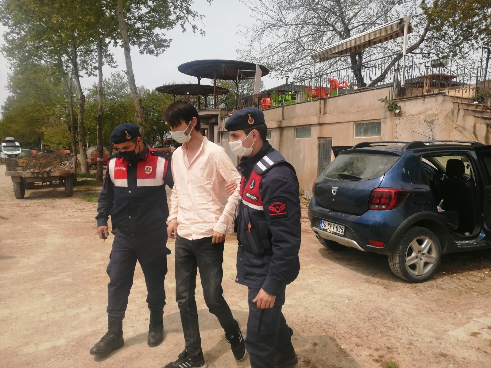 Bursa’da bir otomobilde uyuşturucu ele geçirildi