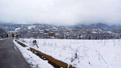 Bu görüntüler Bursa’dan! Kar kalınlığı 20 santimetreye ulaştı