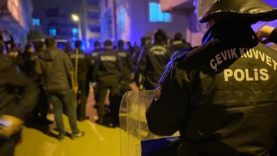 Bursa’da gergin gece: Çevik kuvvet müdahale etti, havaya uyarı ateşi açıldı