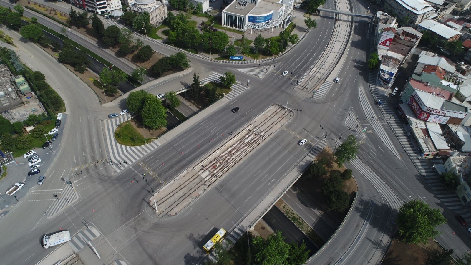 Tam kapanma mı geliyor? Bilim Kurulu üyesinden flaş açıklamalar….