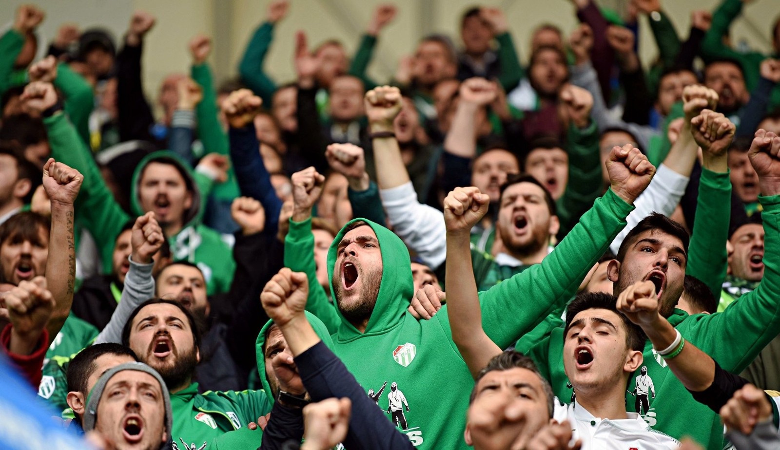 Bursaspor taraftarından Başkan Kamat’a bir uyarı daha Bursaspor taraftarından Başkan Kamat’a bir uyarı daha