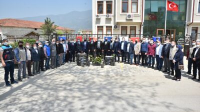 Büyükşehirden çiftçiye fidan desteği