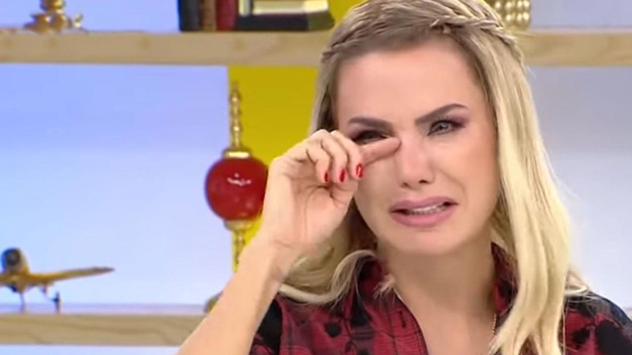 Ece Erken ‘Tefeciye bulaştım’ diyerek ünlülerden para istedi!