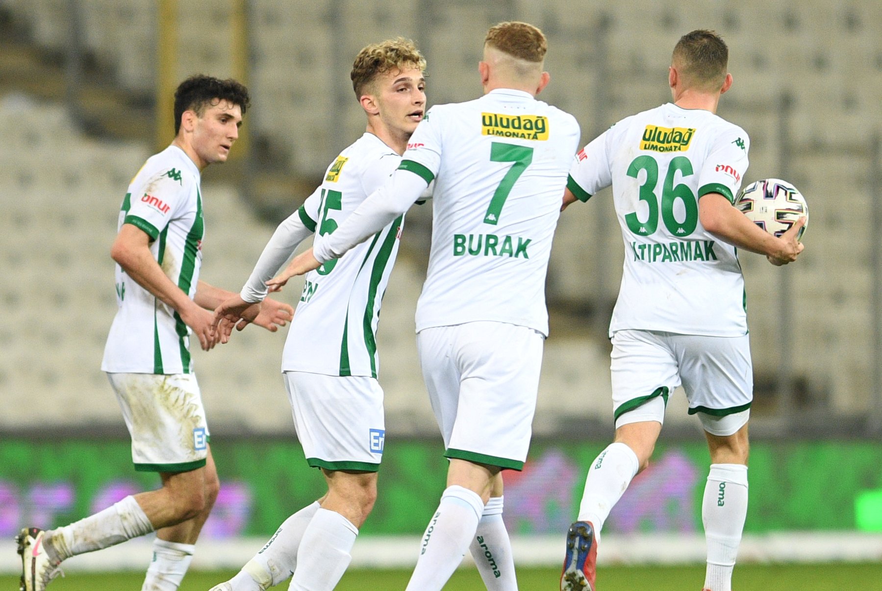Bursaspor’un yüzü 90+4’te güldü! Bursaspor’un yüzü 90+4’te güldü!
