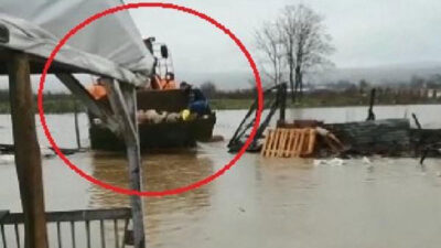 Görüntüler Bursa’dan! İş makinesiyle kurtardılar…