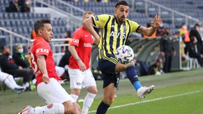 Süper Lig'de 34. hafta maçları bugün sona eriyor... Günün ilk