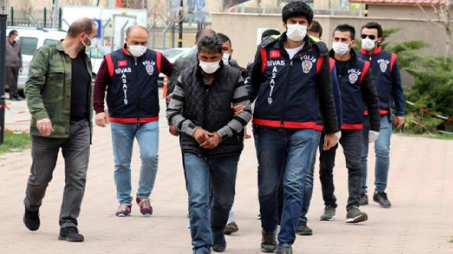 Sivas’ta 245 suç kaydı bulunan 5 dolandırıcı yakalandı
