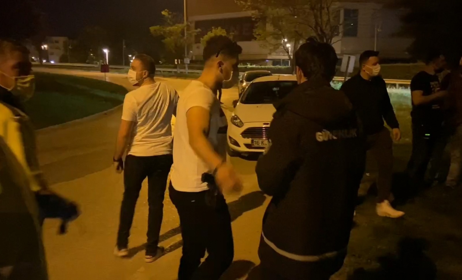 Bursa’da polis kontrolü! Üzerinden çıkanlar şok etti…