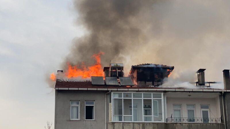 Bursa’nın İznik ilçesinde iftara dakikalar kala 4 katlı bir apartmanın