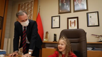 İnegöl Belediye Başkanlığı koltuğuna minikler oturdu