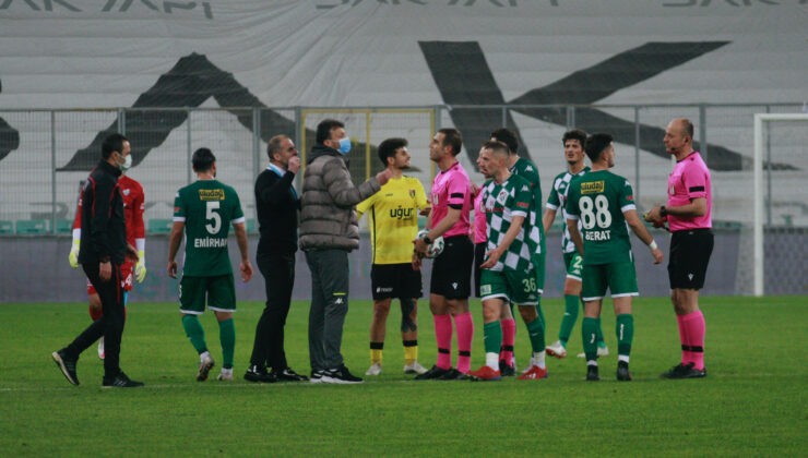 Bursasporlu oyuncu maçtan sonra isyan etti! Bursasporlu oyuncu maçtan sonra isyan etti!