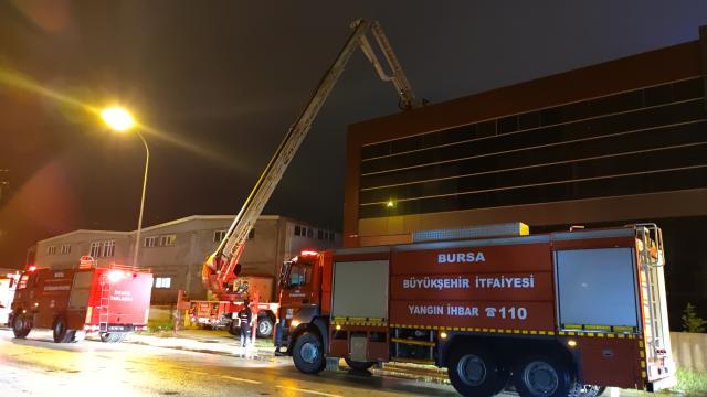 Bursa’da bir tekstil fabrikasında çıkan yangın ‘buhar sistemiyle’ söndürüldü