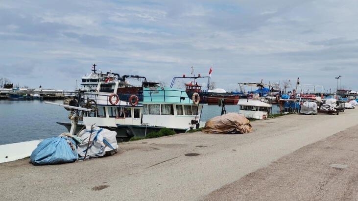 Yasak başladı, Karadeniz’de balıkçılar ağ ve teknelerini bakıma aldı