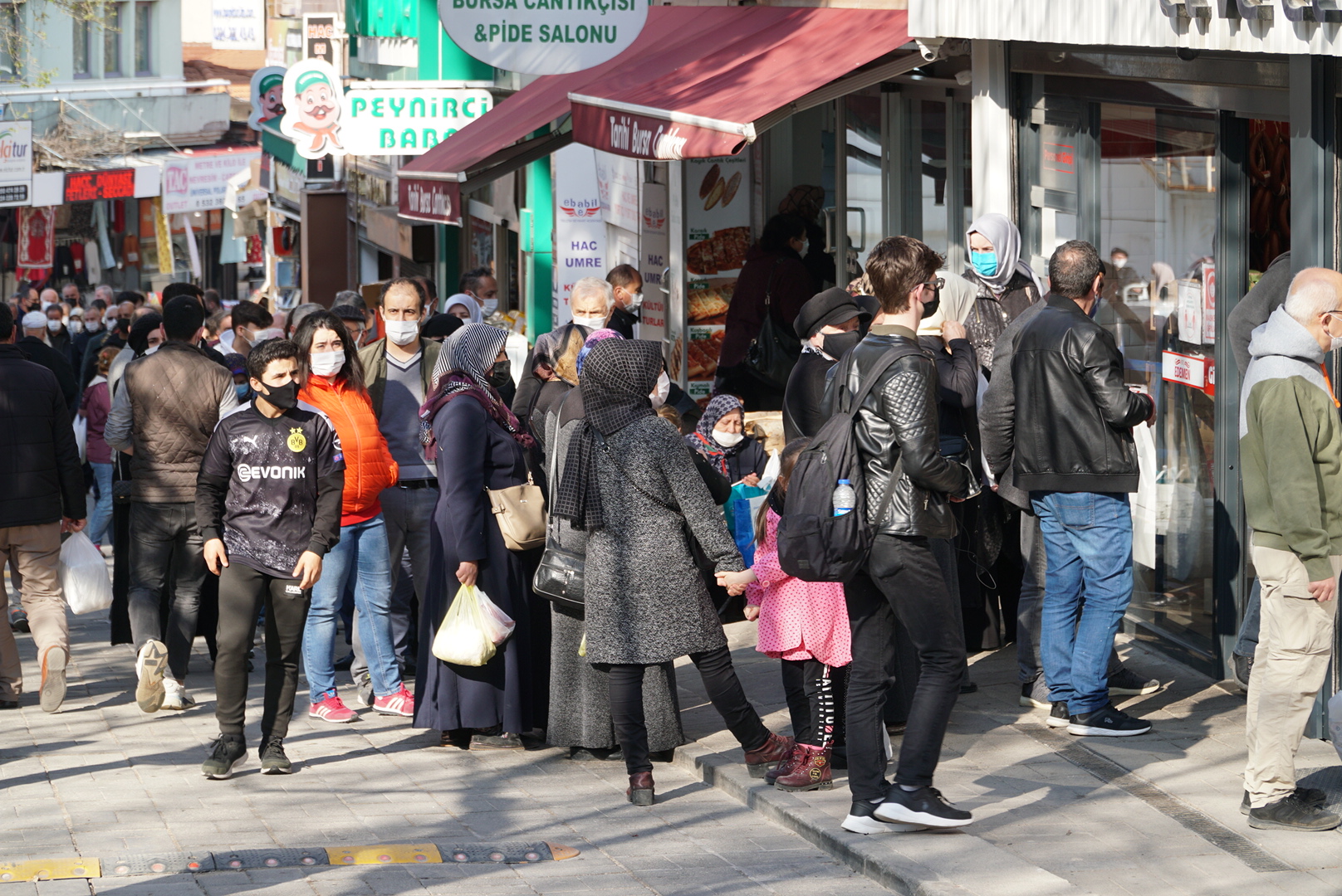 Korona yasakları sonuç verecek mi?
