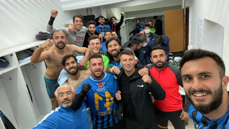Misli.com 2.Lig'deki Bursa ekipleri Karacabey Belediyespor evinde Mamak'ı 4-0, İnegölspor