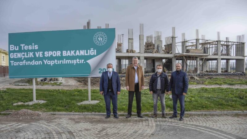 Karacabey’de hangi yatırımlar bitiyor? Başkan tek tek anlattı… Karacabey Belediye Başkanı Ali Özkan, ilçede devam eden inşaat ve