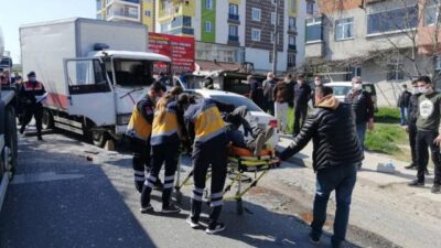 Freni boşalan kamyonet dehşet saçtı