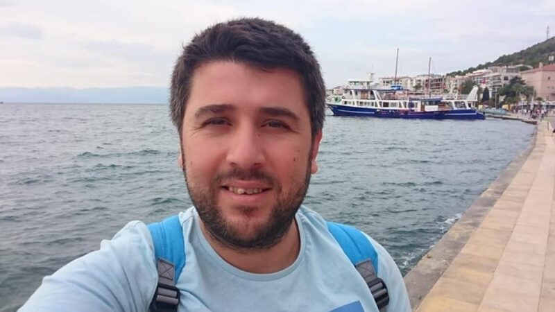Bursa’da acı olay! Koronavirüs bunalımına girip canına kıydı Bursa’da koronavirüse yakalanan genç adam evinin 4.katından atlayarak hayatına son