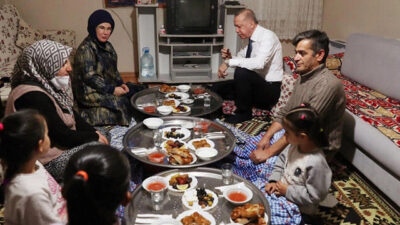 Cumhurbaşkanı Erdoğan’dan sürpriz iftar ziyareti!