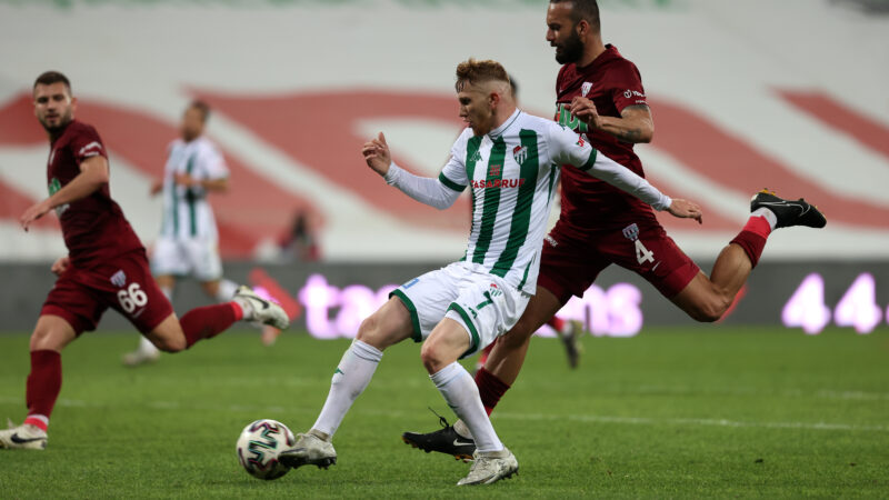 Son 4 haftaya girilen TFF 1. Lig'de kıyasıya yarış sürüyor...