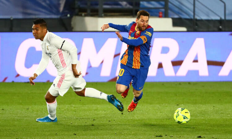 La Liga’da şampiyonluk yarışını etkileyecek mücadelede Real Madrid evinde Barcelona'yı