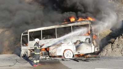 İşçi servisi yandı: 18 işçi son anda kurtuldu