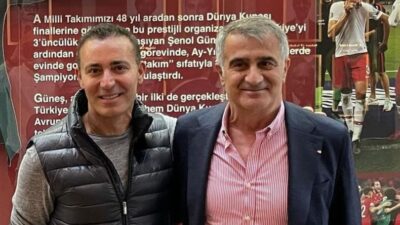 Ünlü müzisyen Mustafa Sandal, Milli Takım Teknik Direktörü Şenol Güneş'in