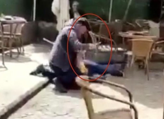 Bursa’da korkunç olay! Herkesin gözü önünde bıçakladı…