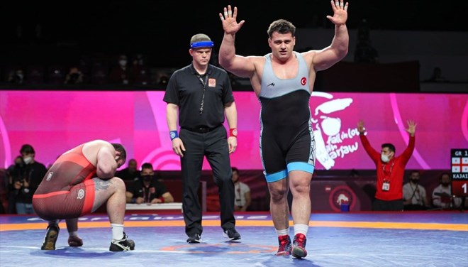 Rıza Kayaalp resmen tarih yazıyor!