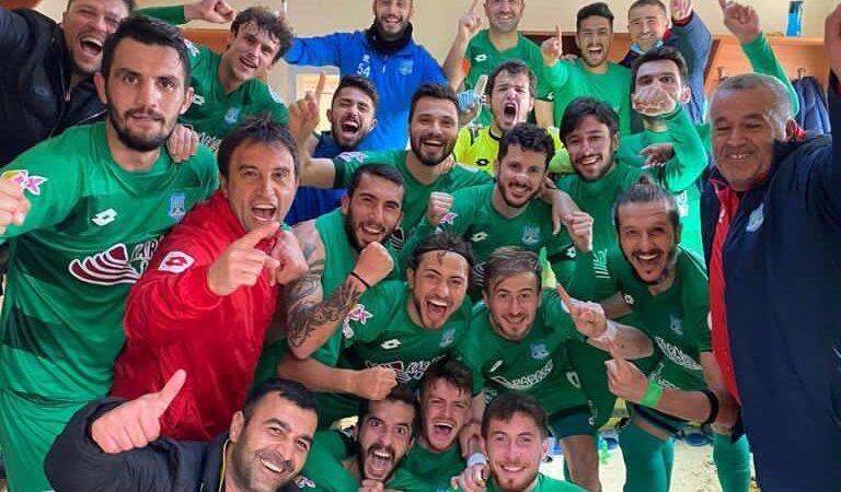 3.Lig 4. Grup'ta zirve mücadelesi veren Bursa Yıldırımspor, 48 puanlı