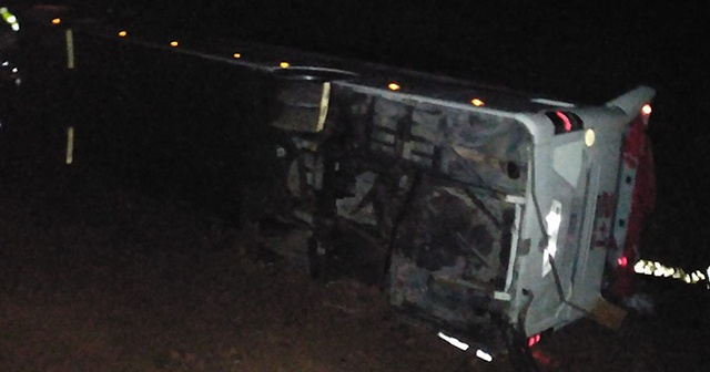 Yolcu otobüsü devrildi! 39 yaralı…