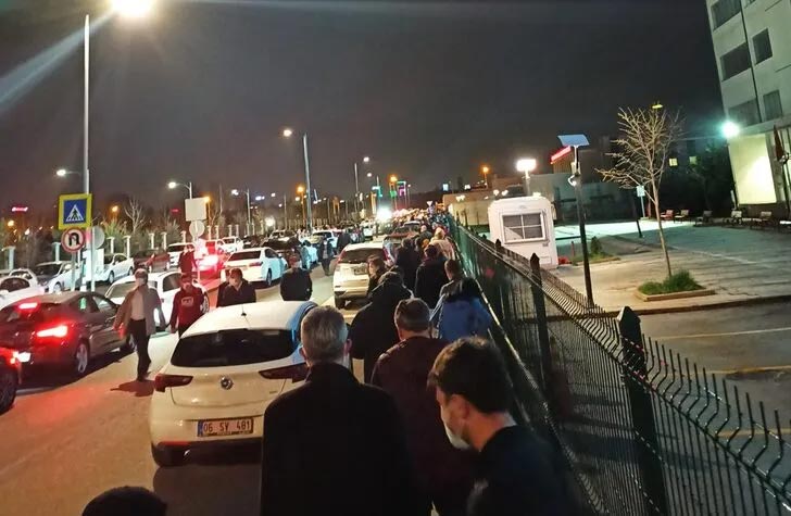 Bakan Koca duyurdu! Vakit kaybetmeden akın ettiler Bakan Koca duyurdu! Vakit kaybetmeden akın ettiler