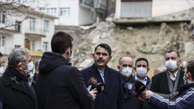 Bakanı Kurum’dan flaş açıklama: Etraftaki 11 binayı da riskli görüyoruz
