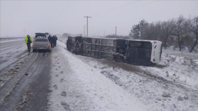 2 tur otobüsü devrildi: 1 Rus turist öldü, çok sayıda yaralı