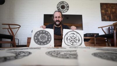 Selçuklu motiflerini el yapımı kağıtlara işleyip geleceğe taşıyor