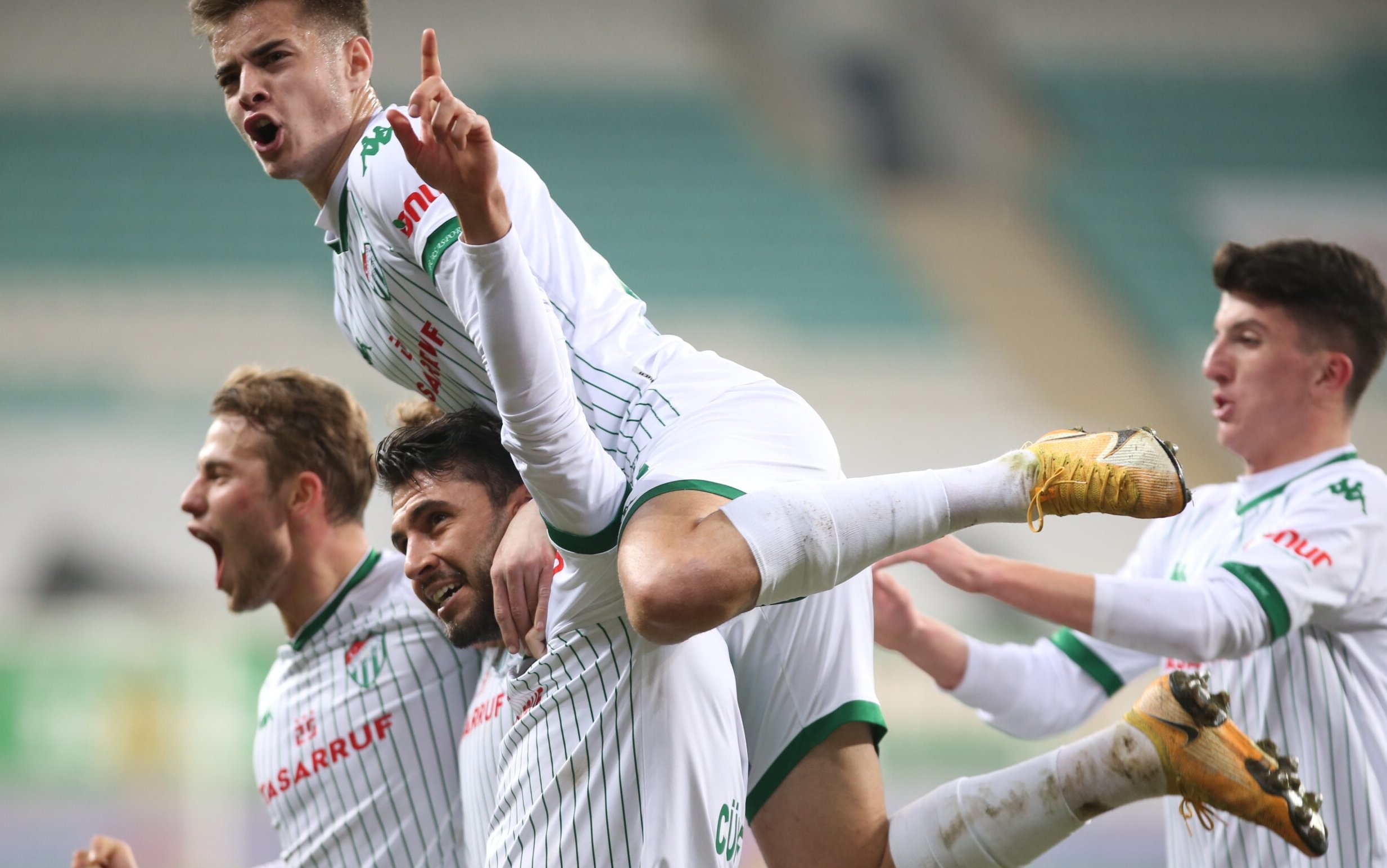 Bursasporlu oyuncular kapış kapış! Hangi futbolcuyu kim istiyor? Bursasporlu oyuncular kapış kapış! Hangi futbolcuyu kim istiyor?