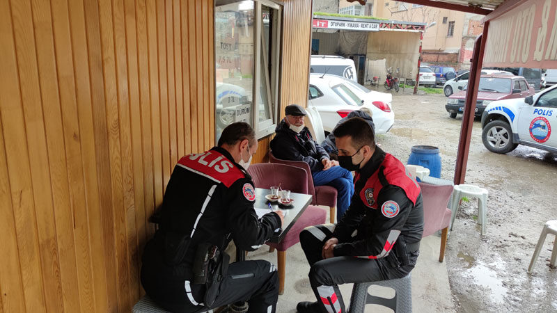 Bursa'nın İnegöl ilçesinde oto yıkama işletmesinin bahçesinde bulunan çay ocağında