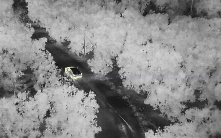 Bursa’da zehir tacirleri drone ile böyle takip edildi Bursa’da uyuşturucu tacirlerinin geldiği ihbarı alan polis ekipleri, saniye saniye